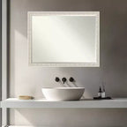 Miroir mural de salle de bain encadré en bois biseauté d'un demi-pouce