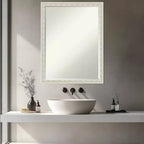 Miroir mural de salle de bain encadré en bois biseauté d'un demi-pouce