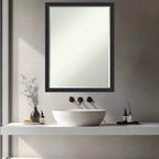 Miroir mural de salle de bain encadré en bois biseauté d'un demi-pouce